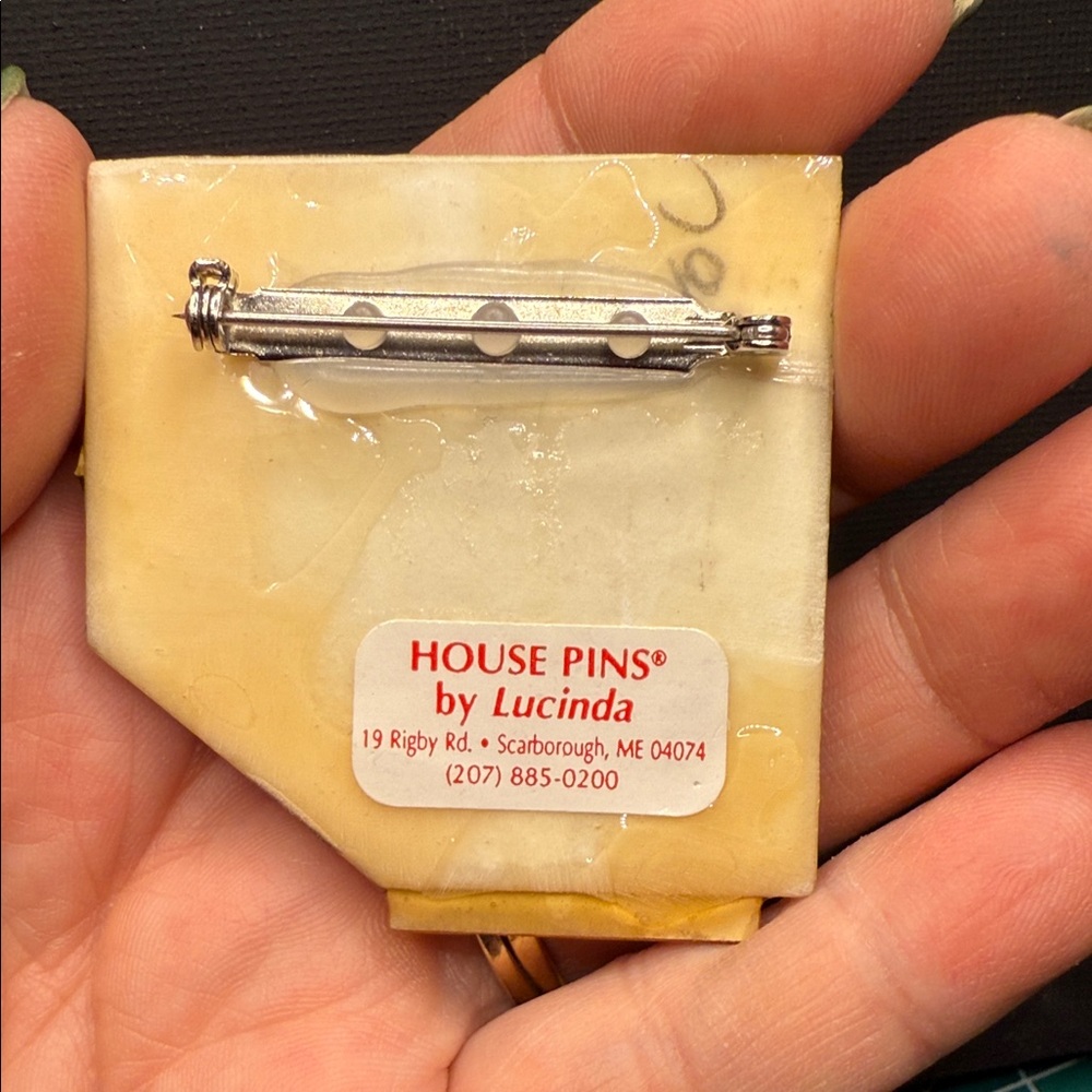 Vintage Christmas House ~ House Pins by Lucinda - Picture 2 of 5